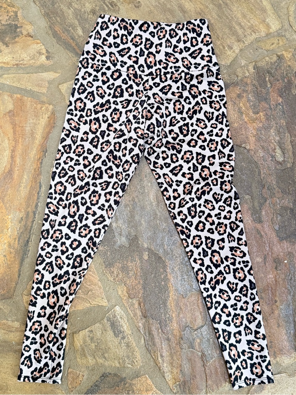 Onzie Leopard Print High-Rise Yoga Leggings Black Tan Size S/M
